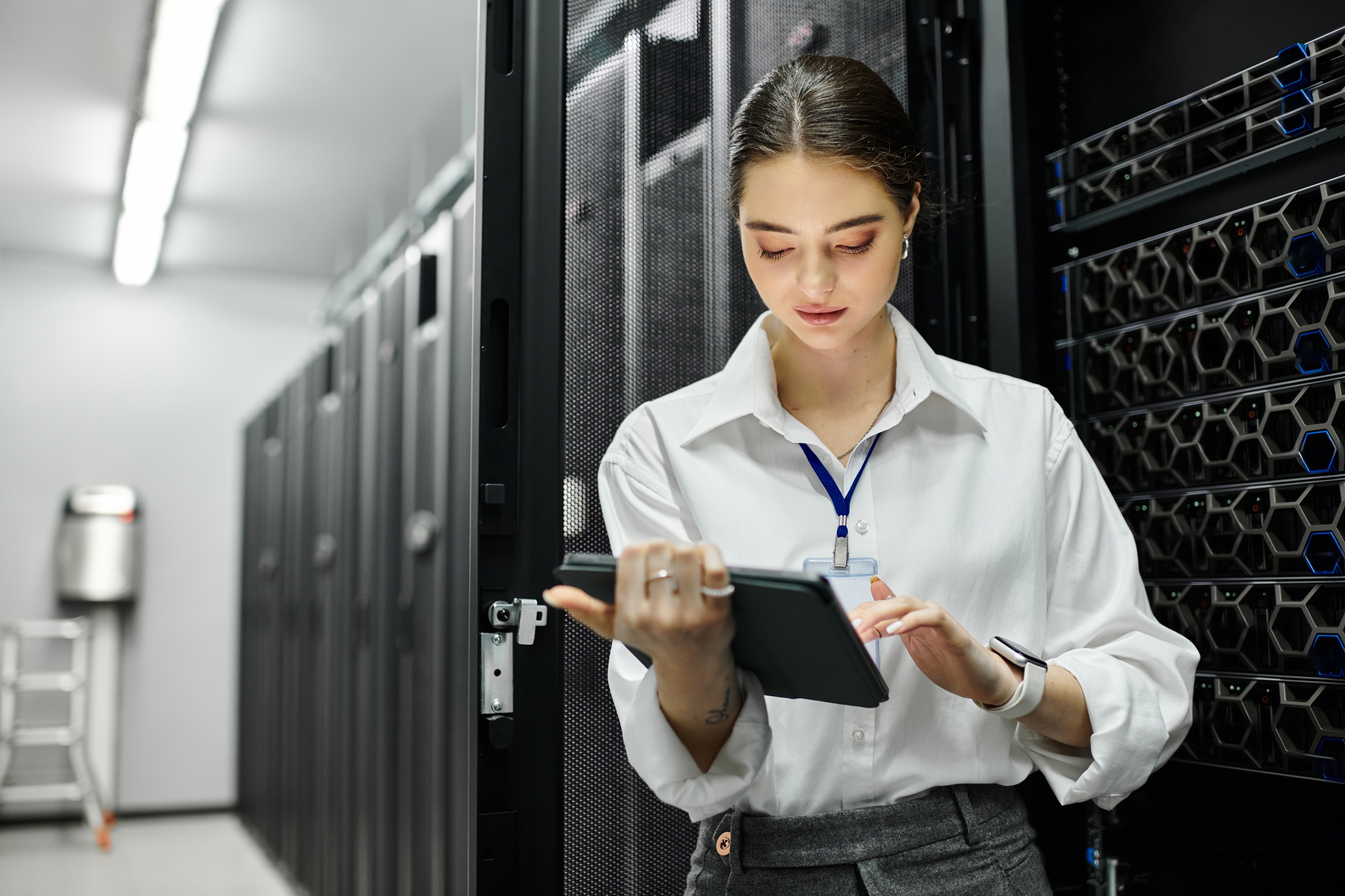 Integrating IT and building systems for data centres for enhanced ...
